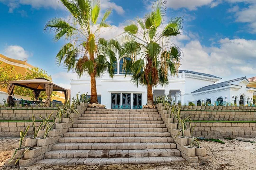 Luxury Dubai villa exterior